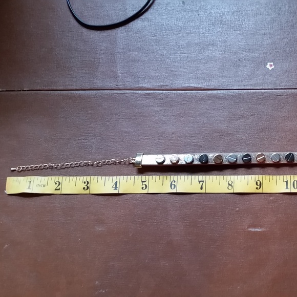 Choker - Picture 7 of 7